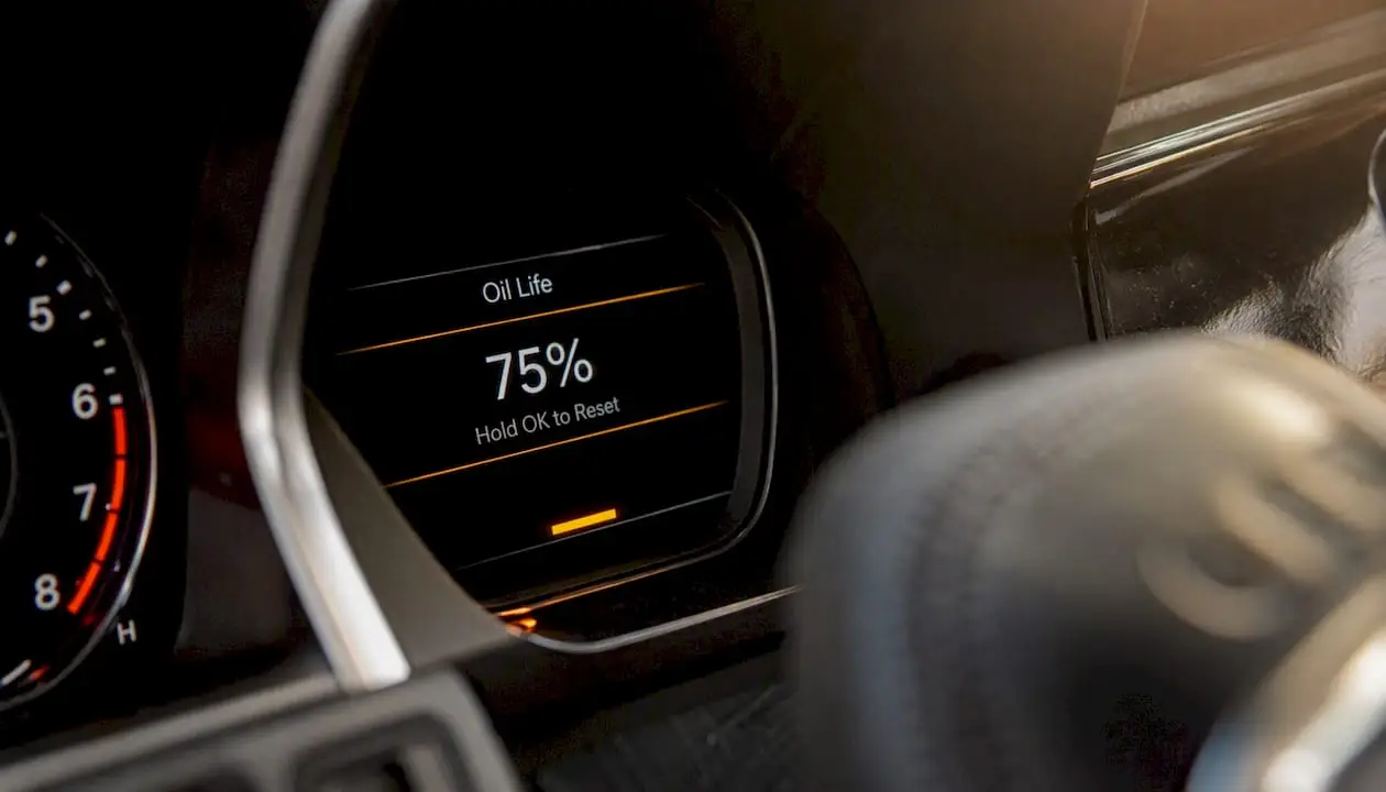 Vehicle dashboard oil life monitor close-up
